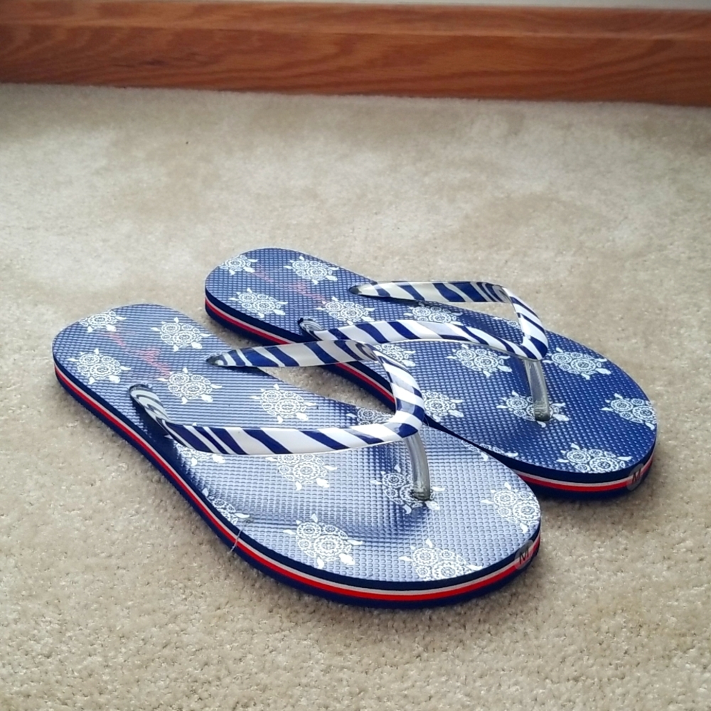 Womens Vera Bradley Turtle Flip Flops
